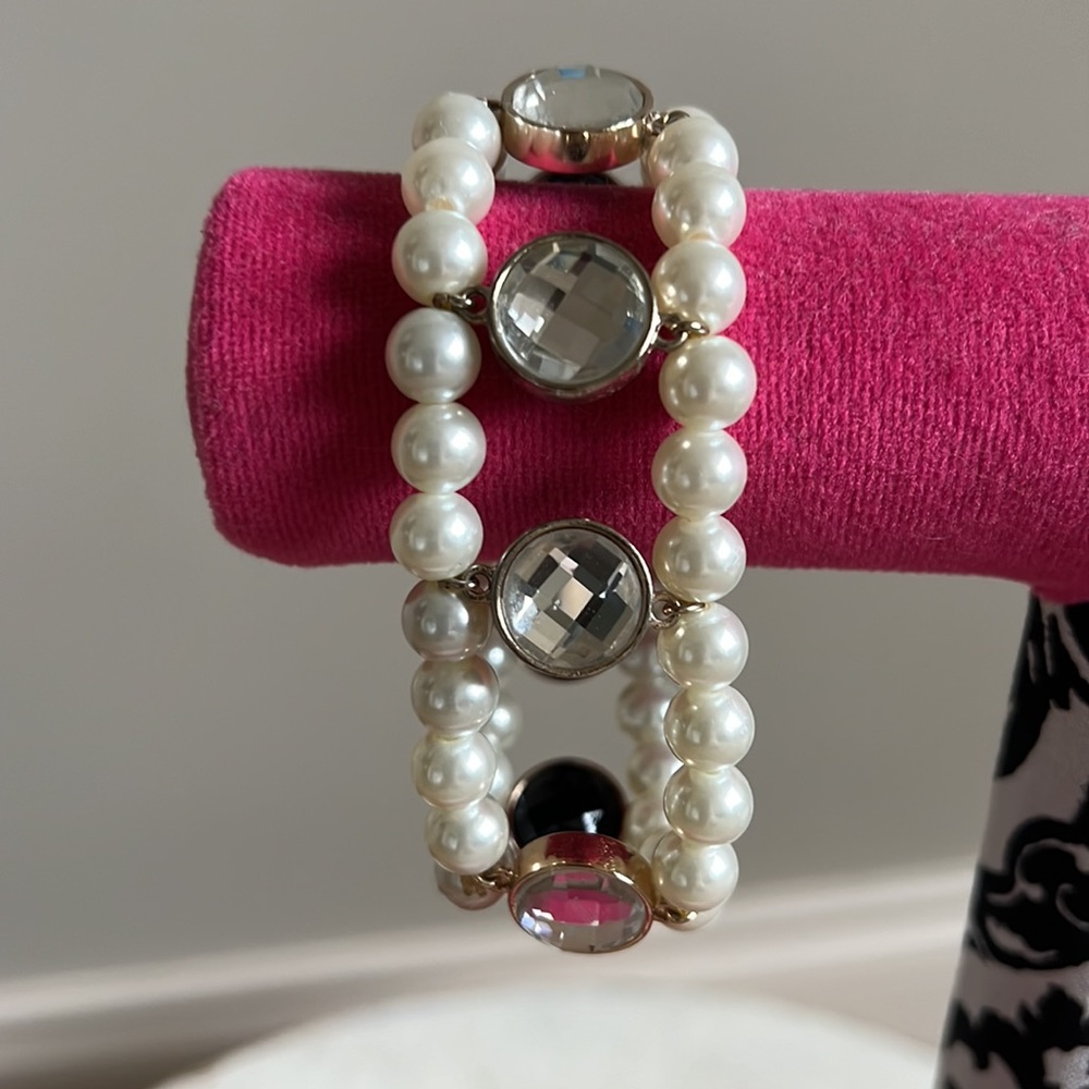 White House Black Market Pearl Reversible black Clear Stone Stretch Bracelet - Picture 4 of 4